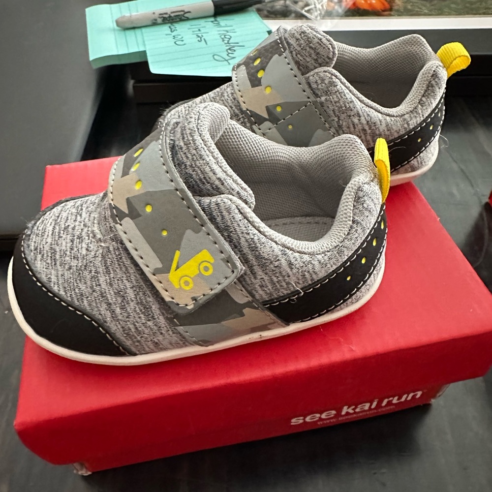 See Kai Run First Walker/Sneakers - Size 5c